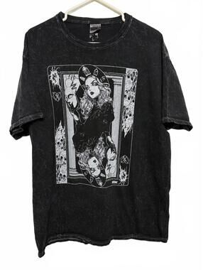 Vintage Black Graphic T-Shirt with Artistic Card Design Size XL